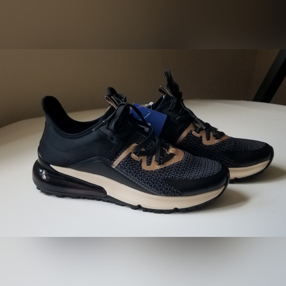 NEW! Gia Mesh Sneakers - Picture 5 of 9